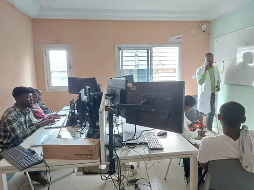Cours Informatique Labo — Mega-Ique Digital