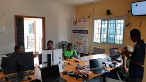 Atelier IoT et domotique avec matériel connecté, Mega-Ique Digital à Douala